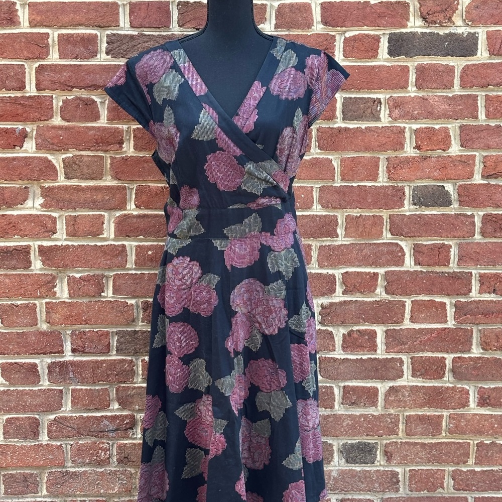 Cute vintage inspired dress. Great condition.  Size Large.